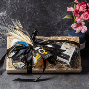 CESTA DE PRESENTE - 2 QUEIJOS + VINHO BRANCO + GELEIA