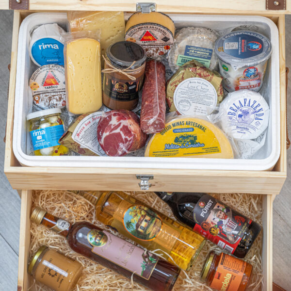 Kit Best Seller ā 11 Tipos de Queijos + Vinho Malbec Brinde